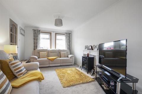 7 Brandy Riggs, Cairneyhill, Dunfermline, KY12 8UU