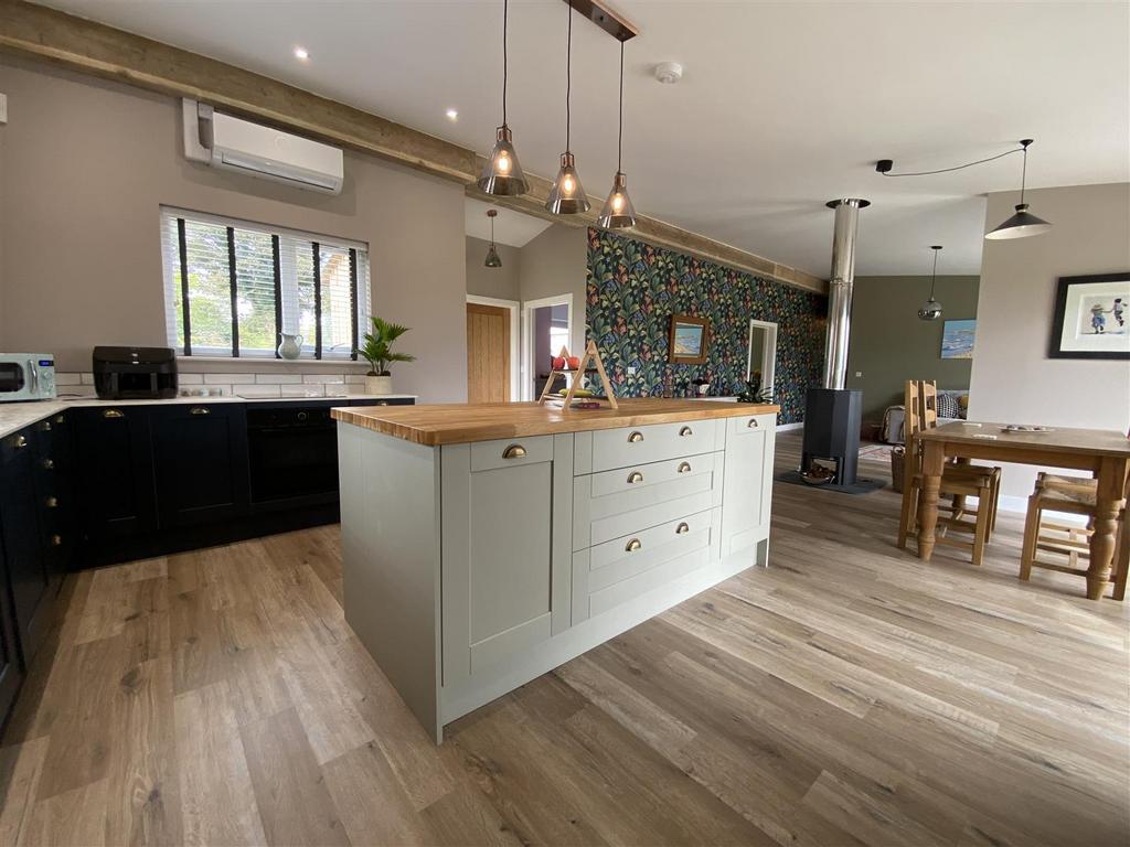 Roche, mid Cornwall 4 bed property with land for sale £699,950