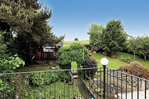 4 bedroom detached bungalow for sale, Jackroyd Lane, Newsome, Huddersfield, HD4 6RD