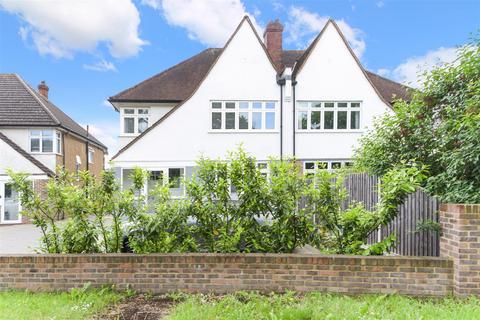 15 Dorking Road, Epsom, KT18 7JR
