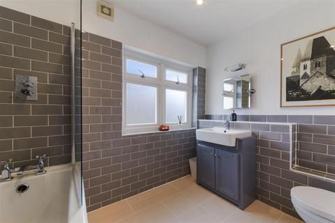 15 Dorking Road, Epsom, KT18 7JR