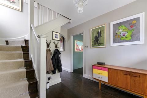 15 Dorking Road, Epsom, KT18 7JR