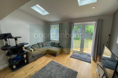 3 bedroom terraced house to rent, Watts Close, Cogenhoe, Northamptonshire NN7