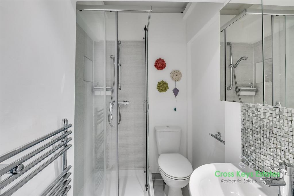 Secondary En-suite Shower Room