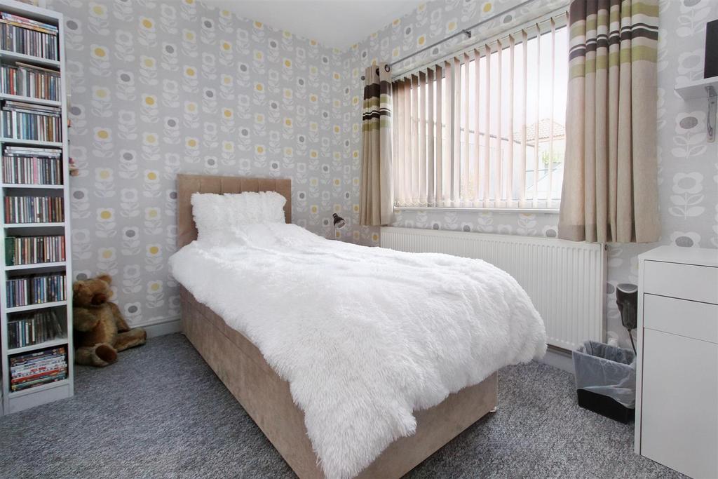 Bedroom 2 (2).jpg