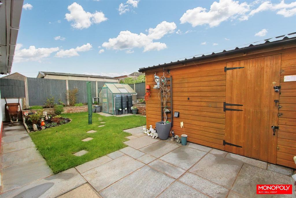 Rear Garden. (1).jpg