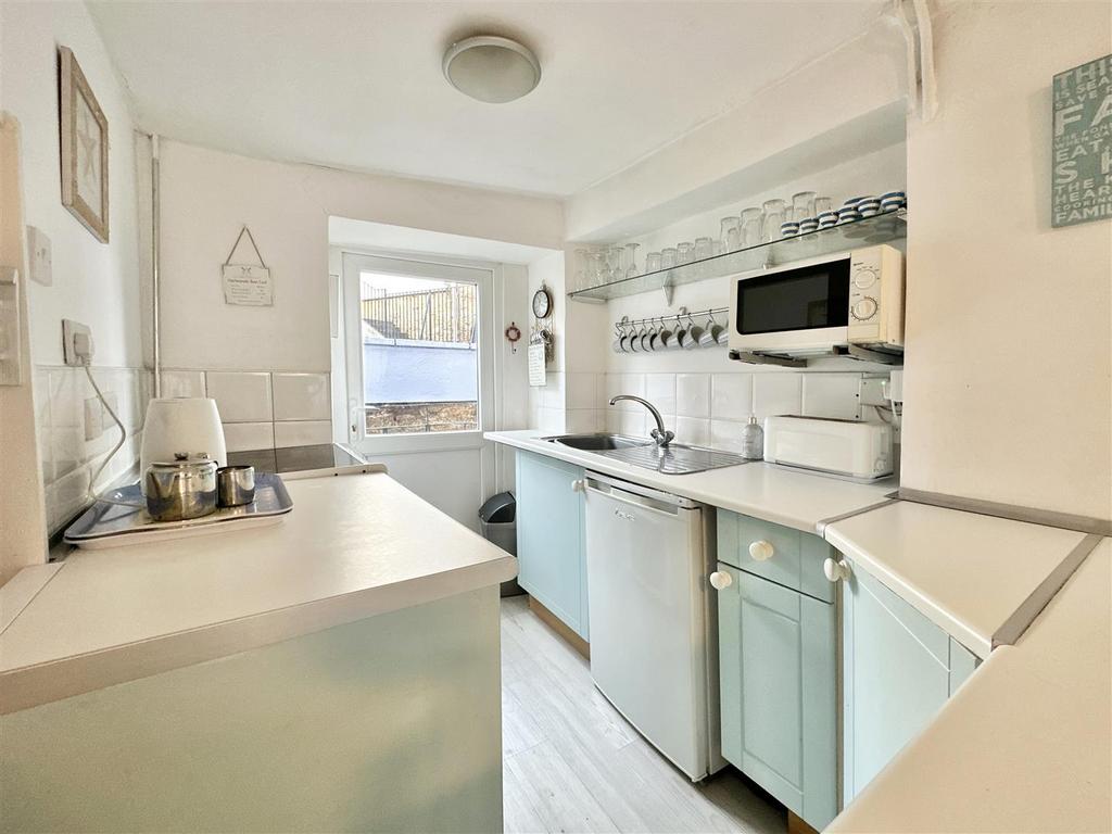 Kitchen Area.jpg