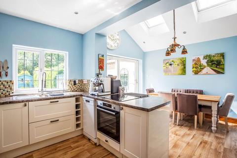 Fairlands Oxshott Road, Leatherhead, KT22 0EN