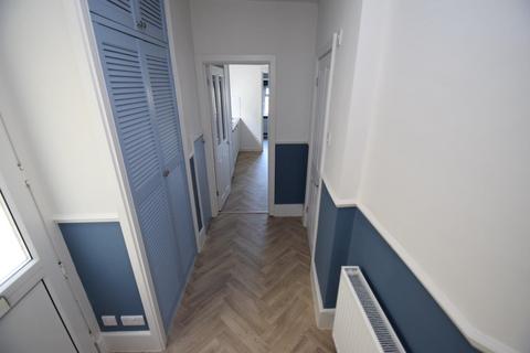 2 bedroom flat for sale, Willingdon Road, Eastbourne BN21