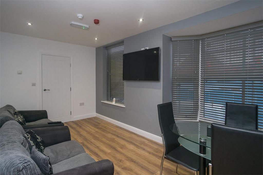 Queen Street, WITHERNSEA 1 bed flat to rent £385 pcm (£89 pw)