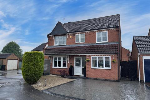 4 bedroom detached house for sale, Clipstone Gardens, Wigston LE18