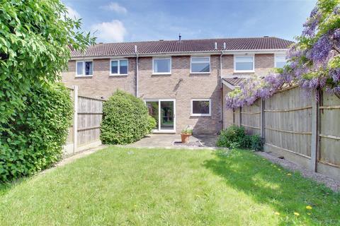 3 bedroom house to rent, Swan Close, St. Ives