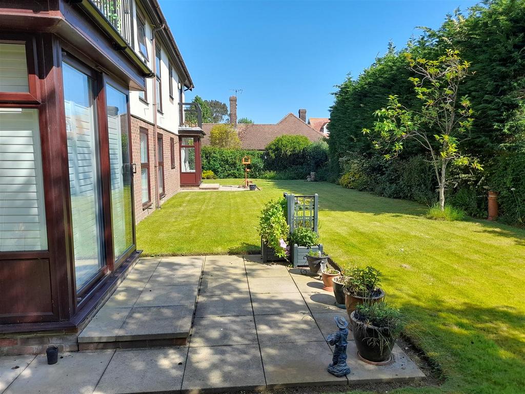 Rear garden 1.jpg