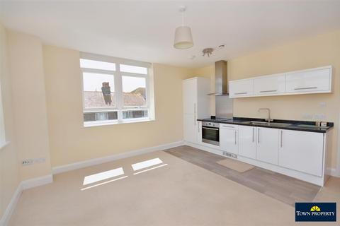 1 bedroom flat for sale, Richmond Road, Pevensey Bay