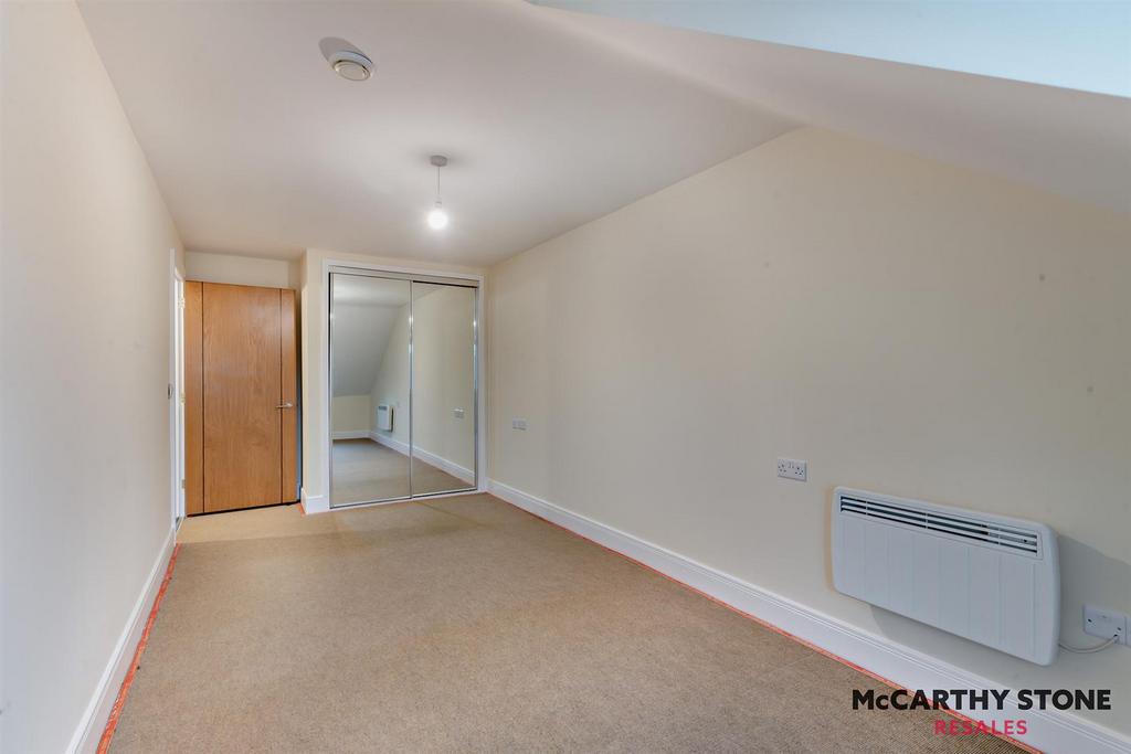 8596902-interior08-800.JPG