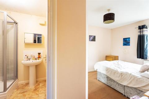2 bedroom flat for sale, Lees Court, Coatbridge ML5