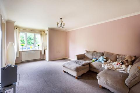 35 Lees Court, Coatbridge, ML5 4NT