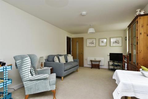 2 bedroom apartment for sale, Gilbert Place, Lowry Way, Swindon, WIltshire, SN3 1FX