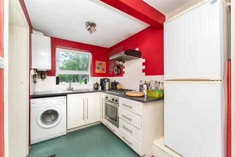 140a Uxbridge Road, London, W7 3SL