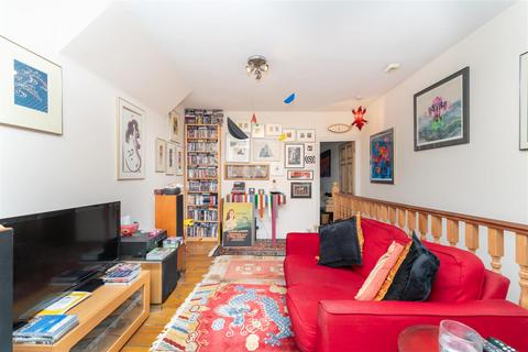 140a Uxbridge Road, London, W7 3SL