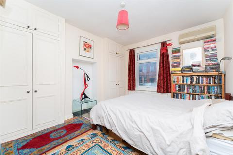 140a Uxbridge Road, London, W7 3SL