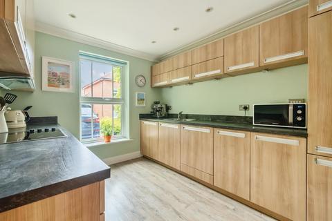 12 College Close, Thame, OX9 2DQ