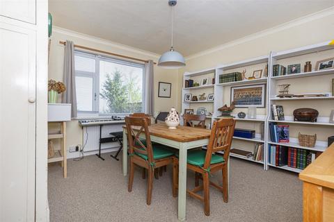 87 Back Lane, Queensbury, Bradford, BD13 1HB