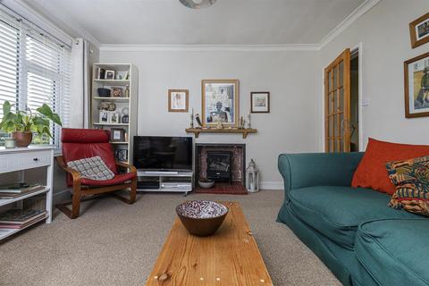87 Back Lane, Queensbury, Bradford, BD13 1HB