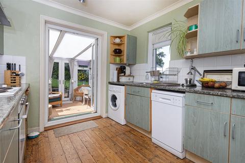 87 Back Lane, Queensbury, Bradford, BD13 1HB