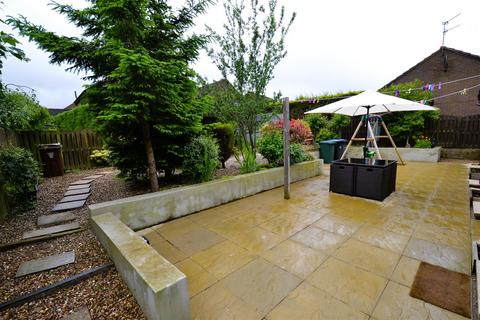 37 Buckingham Crescent, Clayton, Bradford, BD14 6EJ