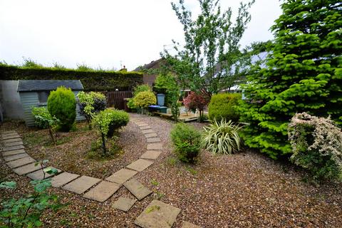 37 Buckingham Crescent, Clayton, Bradford, BD14 6EJ