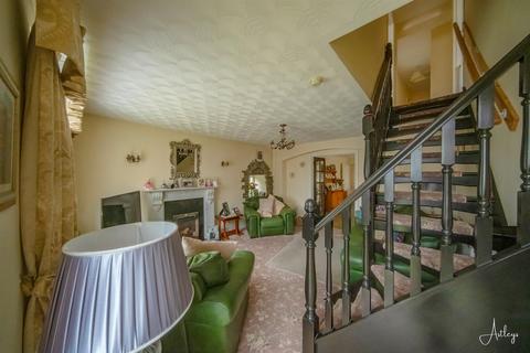 86 Neath Road, Pontardawe, Swansea, SA8 3HB
