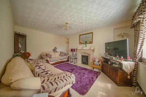 86 Neath Road, Pontardawe, Swansea, SA8 3HB