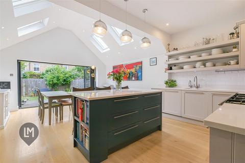 10 Hambledon Road, London, SW18 5UB