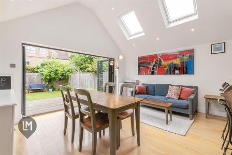 10 Hambledon Road, London, SW18 5UB