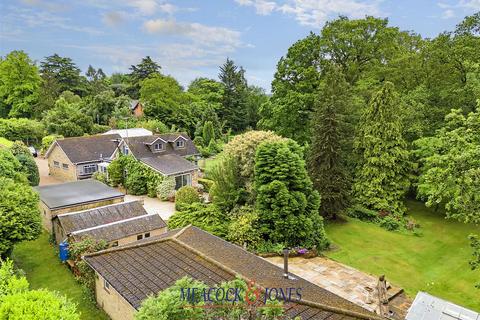 4 bedroom detached bungalow for sale, Mores Lane, Pilgrims Hatch, Brentwood