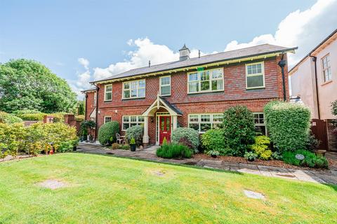 2 bedroom terraced house for sale, Homefield Close, Winkton BH23