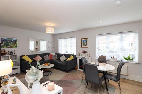 2 bedroom apartment for sale, Mulberry Walk, Fleet GU51