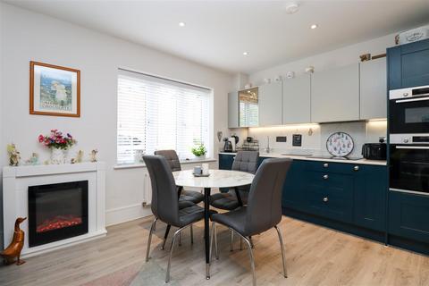 2 bedroom apartment for sale, Mulberry Walk, Fleet GU51