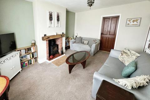 2 bedroom end of terrace house for sale, Millers Road, Warwick