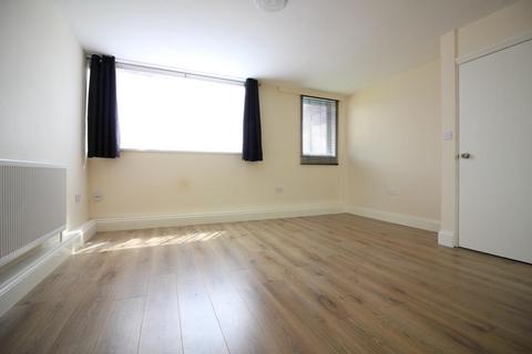 1 bedroom in a house share to rent, Humber Way, Slough