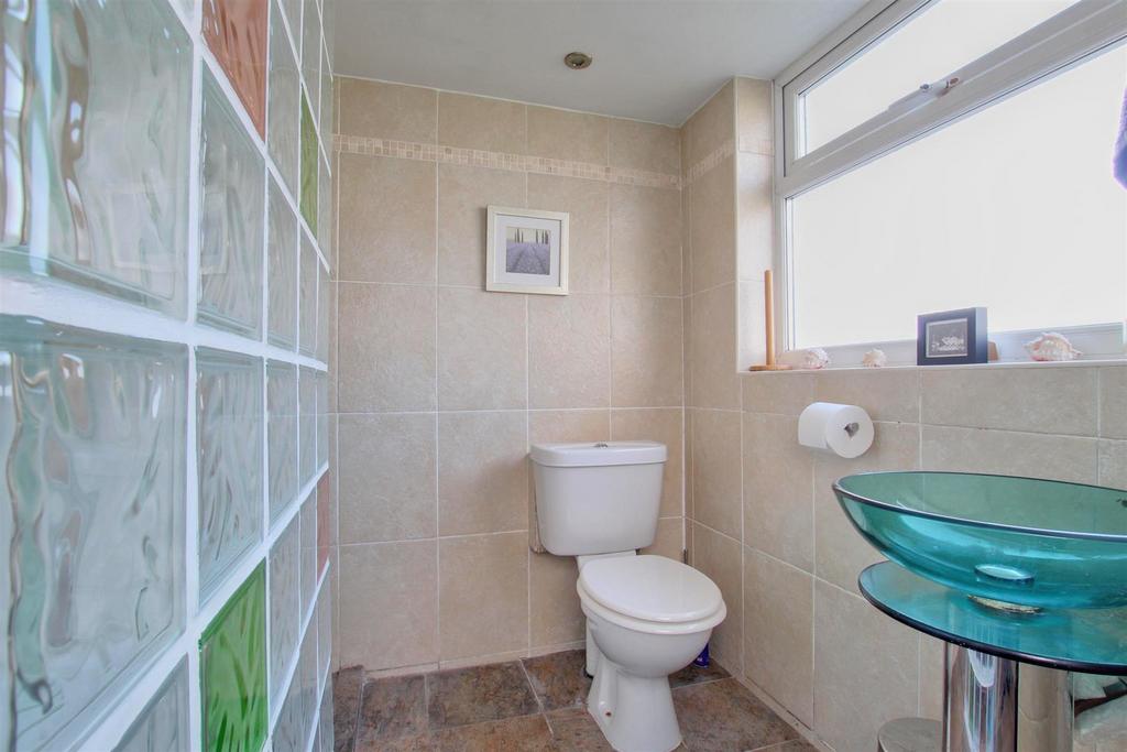 Utility/shower room