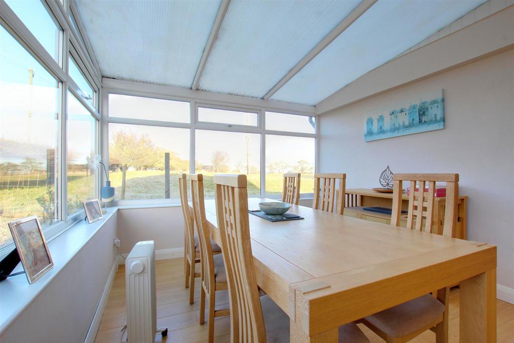 Dining/sun room