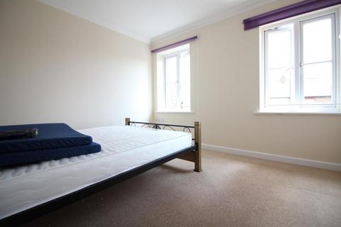 2 bedroom flat to rent, St Stephens Road, Hounslow