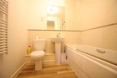 2 bedroom flat to rent, St Stephens Road, Hounslow