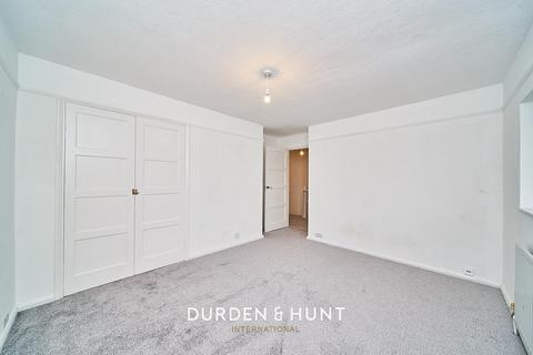 55 Pancroft, Abridge, Romford, RM4 1BX