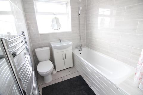 1 bedroom in a house share to rent, Dorset Avenue, Hayes