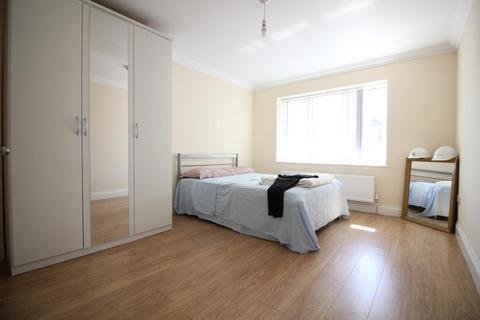 2 bedroom flat to rent, Argyle Avenue, Hounslow