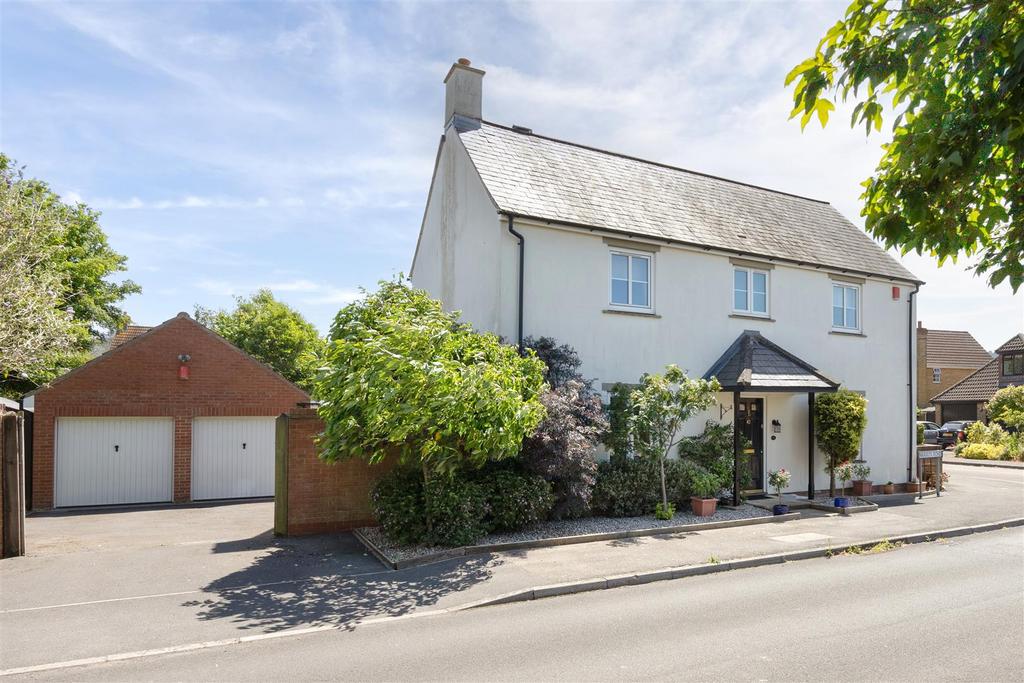 43 Warren Road Staverton (NEW FRONT SHOT W GARAGE)