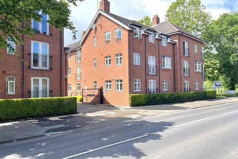 2 bedroom apartment to rent, Coventry Road, Warwick